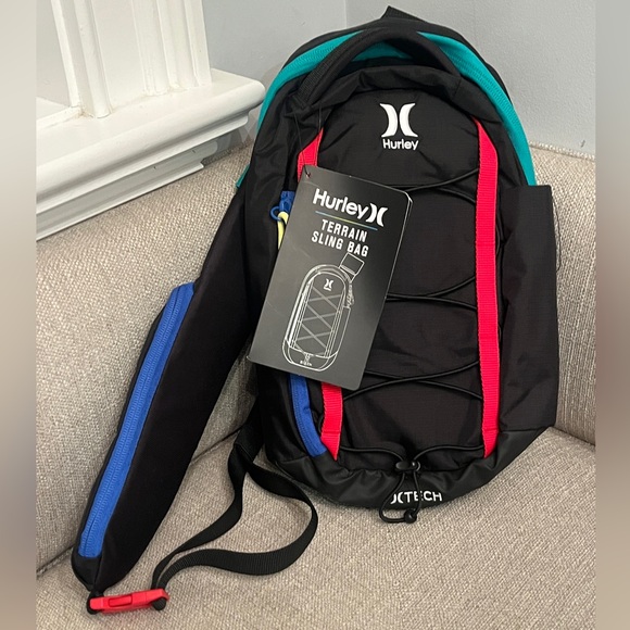 Hurley Handbags - NWT Hurley Terrain Sling Bag